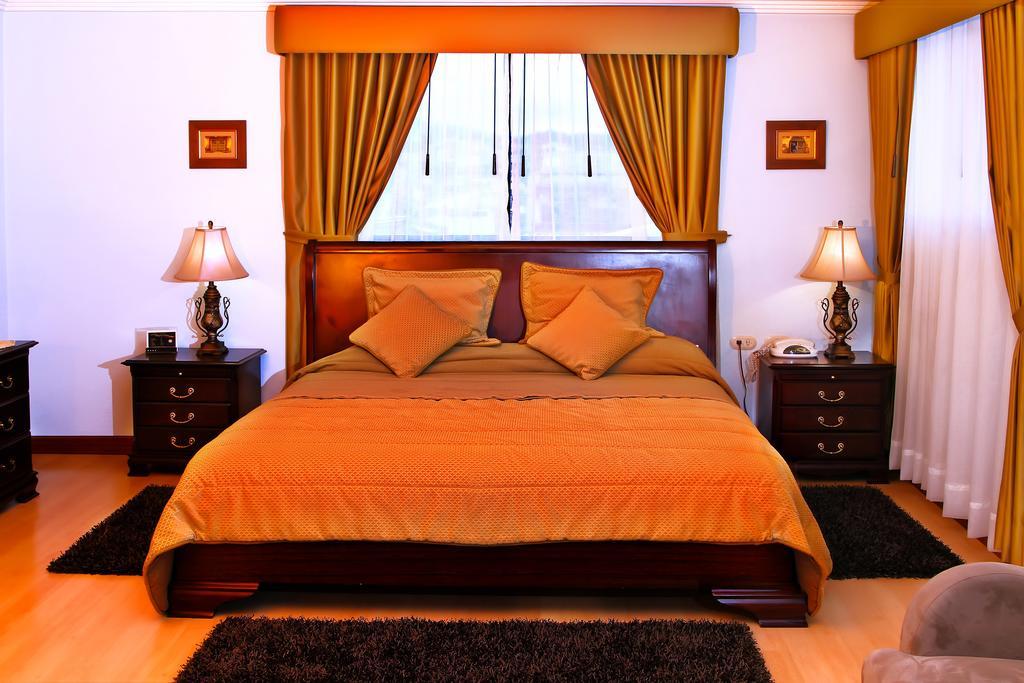 Hotel Yanuncay Куэнка Экстерьер фото