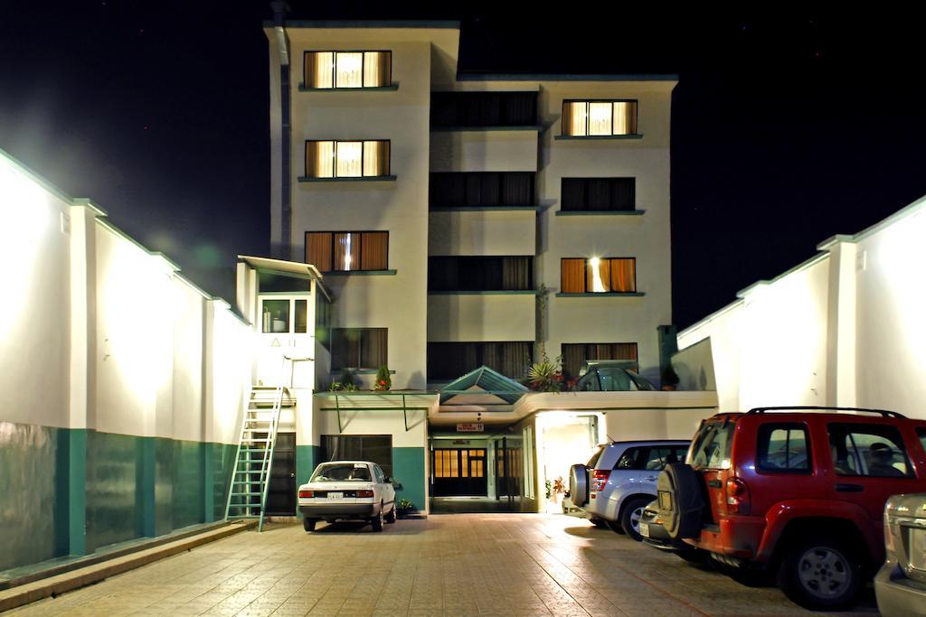 Hotel Yanuncay Куэнка Экстерьер фото